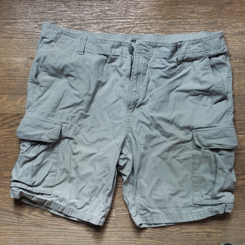 Old Navy Tan Cargo Shorts with Relaxed Fit